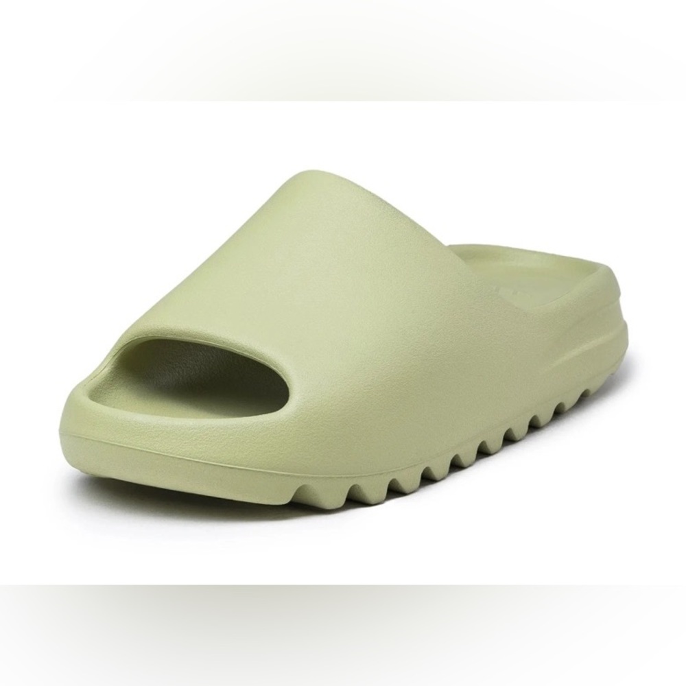 YEEZY SLIDES RESIN COLOR